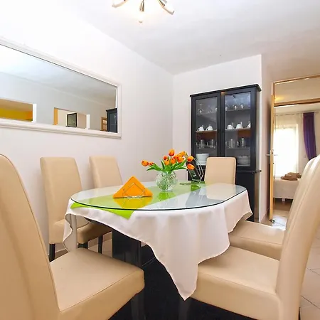Tereza 1352 Apartment